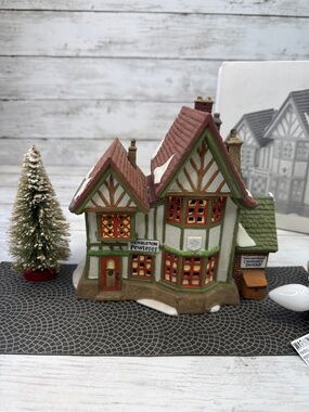 Department 56 “HEBLETON PEWTER” Dickens Christmas Village Series 1992 plus extra